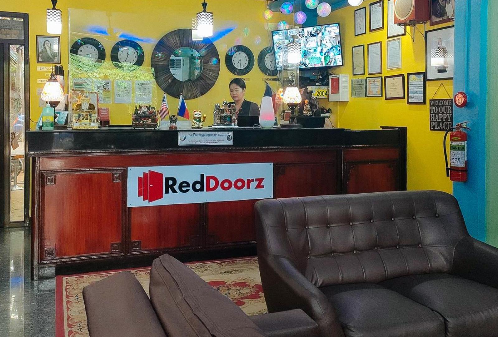 Reddoorz At New Casamila Hotel Palawan Puerto Princesa Dış mekan fotoğraf