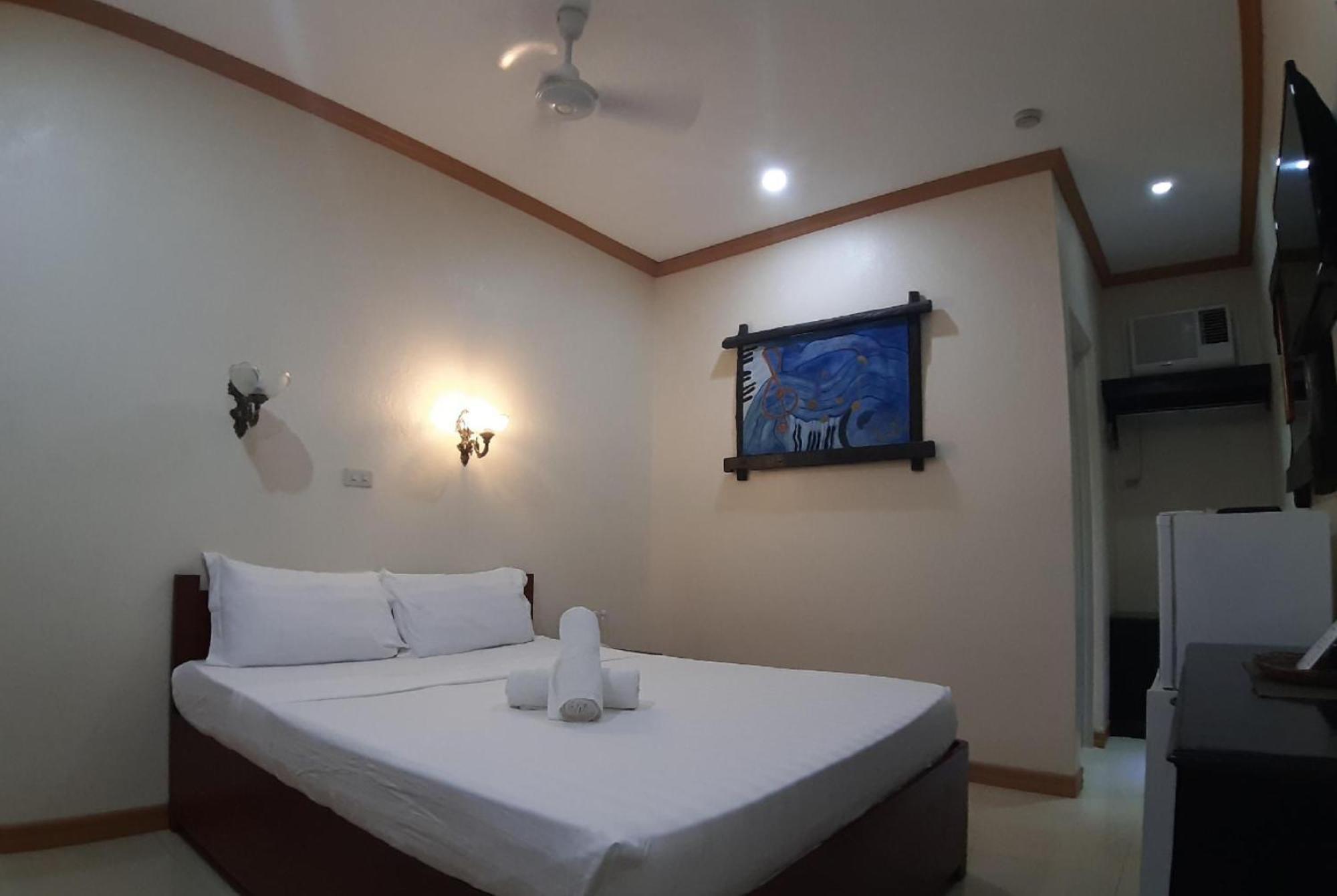 Reddoorz At New Casamila Hotel Palawan Puerto Princesa Dış mekan fotoğraf