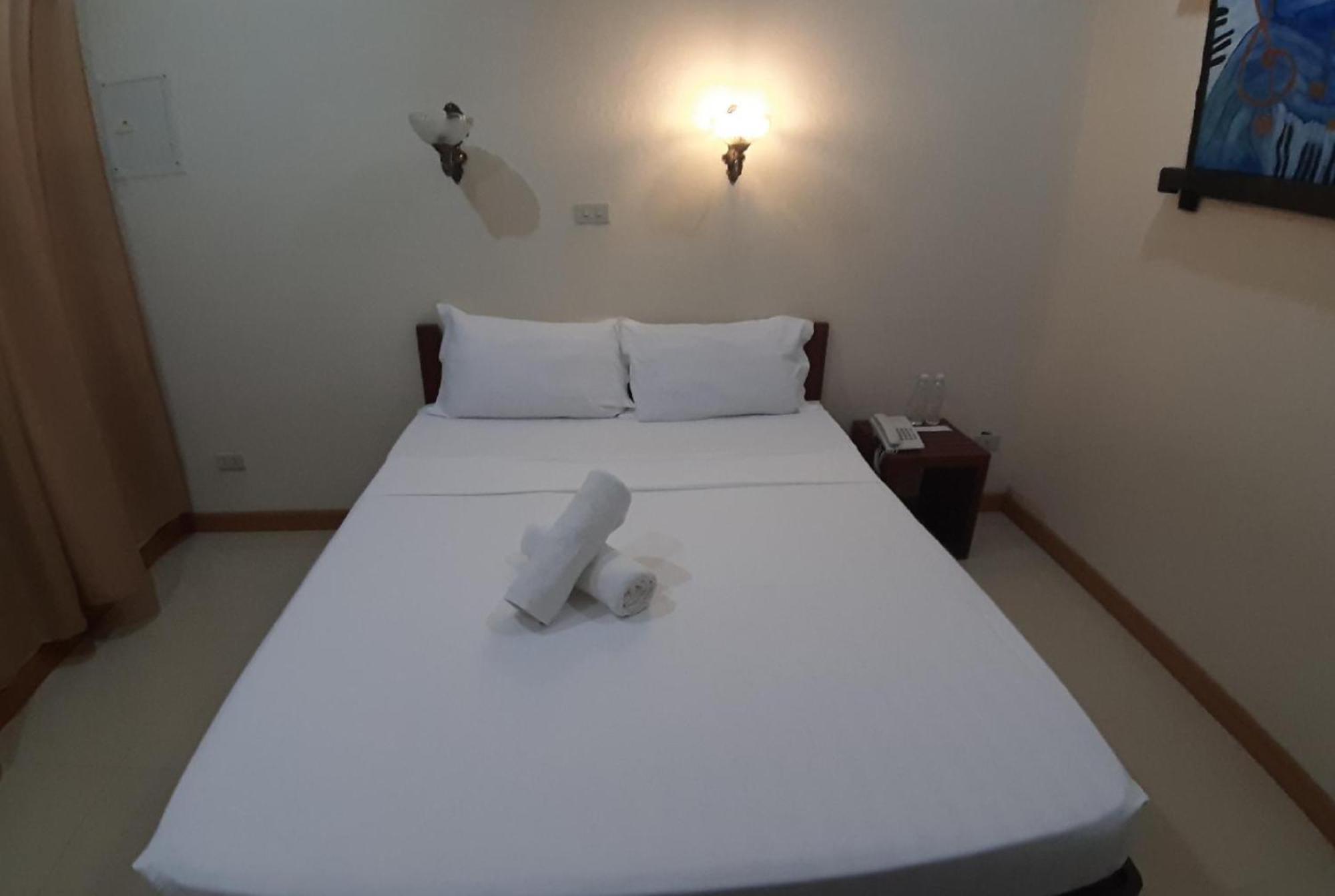 Reddoorz At New Casamila Hotel Palawan Puerto Princesa Dış mekan fotoğraf